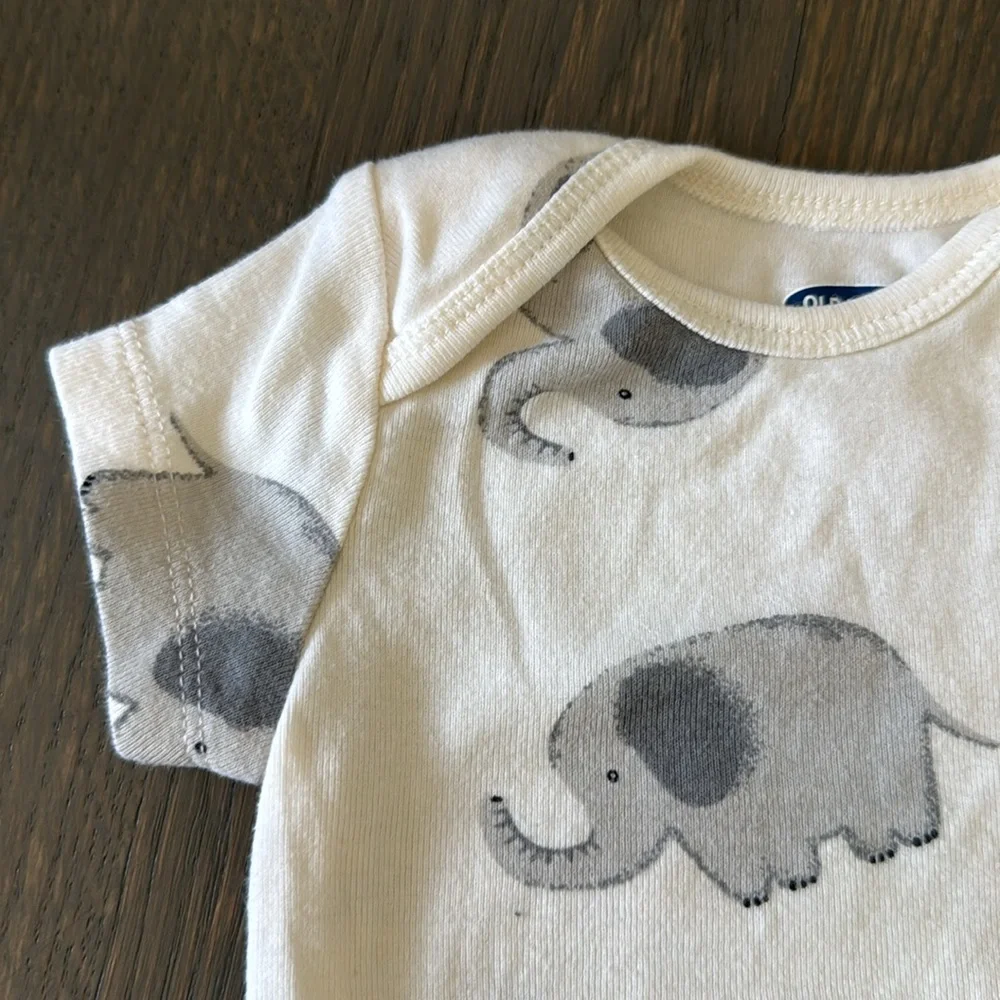 Old Navy Elephant Print Baby Bodysuit | 0-3M